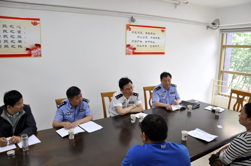 江苏省公安厅 图片新闻 李国华同志接待群众来访